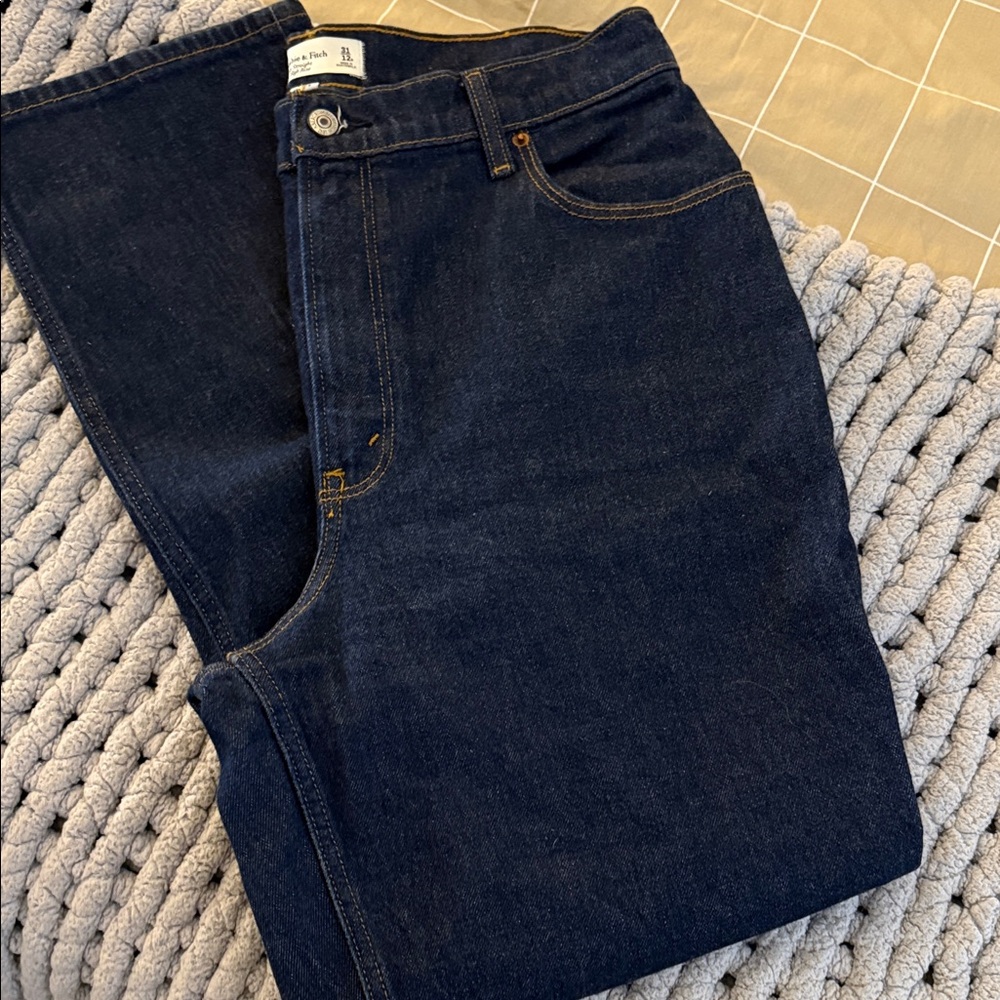 Abercrombie 90’s straight high rise jeans